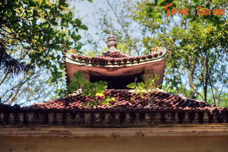 Giặc Hán đã bao vây hang núi Thầy và diệt hơn 2.000 quân Nam Việt cố thủ tại đây. Vua Triệu Dương Vương và Tể tướng Lữ Gia đều bị giết. Ngày nay, hài cốt các quân sĩ ngã xuống vẫn còn được lưu lại trong bể xương chùa Thầy (Hà Nội) và nhiều đường phố ở Việt Nam mang tên Lữ Gia.