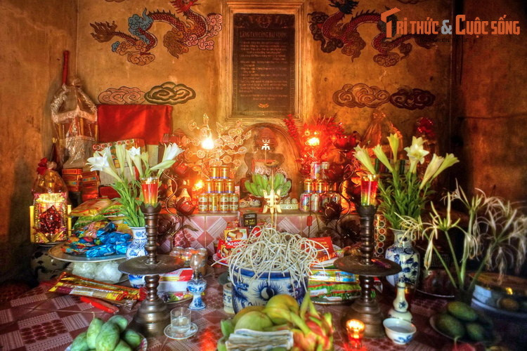 Cho đến nay, không còn tư liệu nào ghi lại cụ thể về công trạng của Tam Công Đại vương. Có thể phỏng đoán, ba vị đã hi sinh trong cuộc chiến với quân Hán vào giai đoạn mối quan hệ giữa nước Nam Việt với nhà Hán đang ở bên bờ vực chiến tranh.