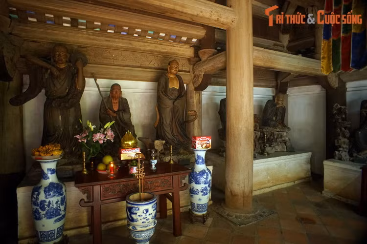 2. Được lưu giữ tại chùa Tây Phương (Thạch Thất, Hà Nội), Bảo vật quốc gia - tượng Phật giáo thời Tây Sơn, hay 18 vị La Hán chùa Tây Phương theo cách gọi dân gian, được coi là tác phẩm kinh điển của nền nghệ thuật cổ Việt Nam.