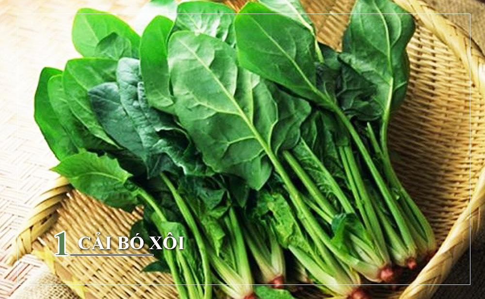 Phân tử homocysteine trong cơ thể gây ra các bệnh về mạch máu, rối loạn tuần hoàn máu và rụng tóc. Các chất dinh dưỡng trong cải bó xôi như vitamin A, B, C... có thể làm giảm bớt hàm lượng homocysteine, giúp tóc khỏe hơn, giảm rụng tóc.