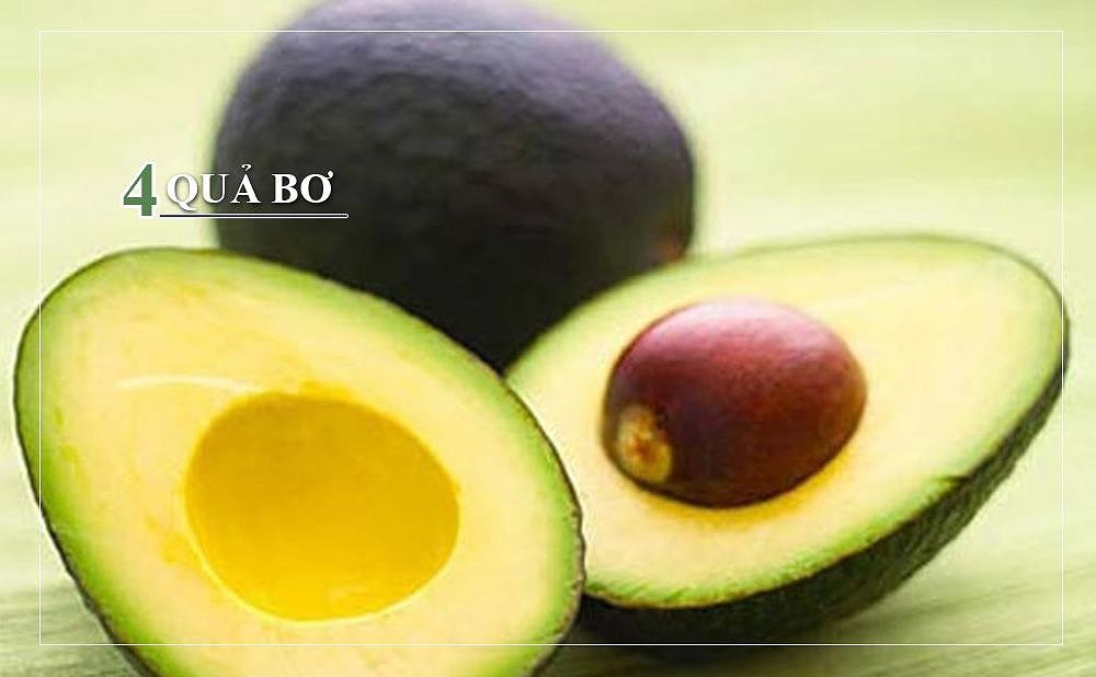 Các chất béo có lợi trong quả bơ giúp tăng độ ẩm cho da và tóc. Ngoài ra, trong quả bơ còn có omega-3 và biotin giúp chất lượng tóc được cải thiện hơn.