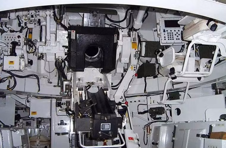 Bên trong tháp pháo của K9 rộng rãi.