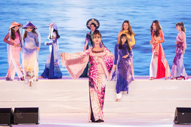 Phan Thi Mo mang thong diep bao ve moi truong bien tren ta ao dai-Hinh-3