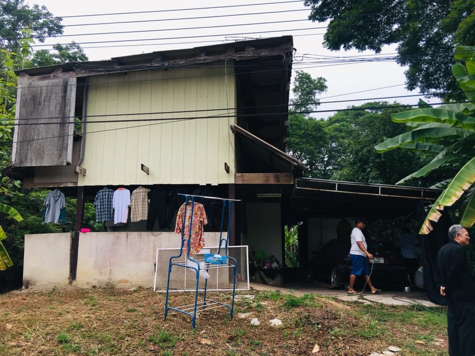 Mới đây, một người đàn ông ở Kamphaeng Phet, một tỉnh phía tây bắc Thái Lan không khỏi hoang mang, kinh hãi khi phát hiện, con mèo cưng mình nuôi không phải mất tích hay bỏ nhà đi mà bị trăn khổng lồ săn giết.