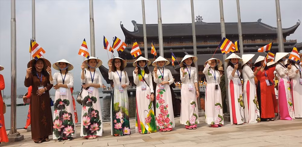 Hang van nguoi dan nuom nuop ve Tam Chuc du Dai le Phat dan 2019-Hinh-17