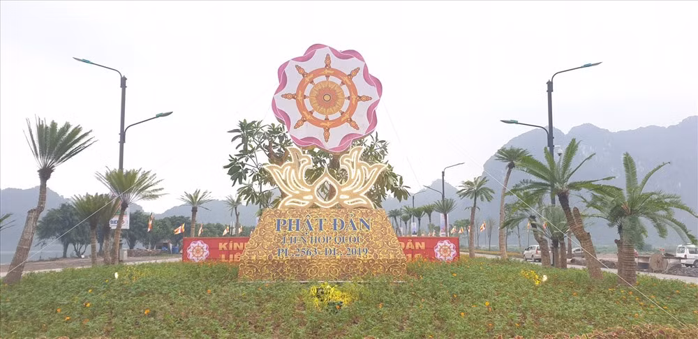 Hang van nguoi dan nuom nuop ve Tam Chuc du Dai le Phat dan 2019-Hinh-2