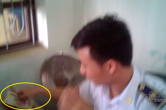 Muon qua cua khau La Lay kho thoat 'luat ngam' tuc anh ach nay?-Hinh-7