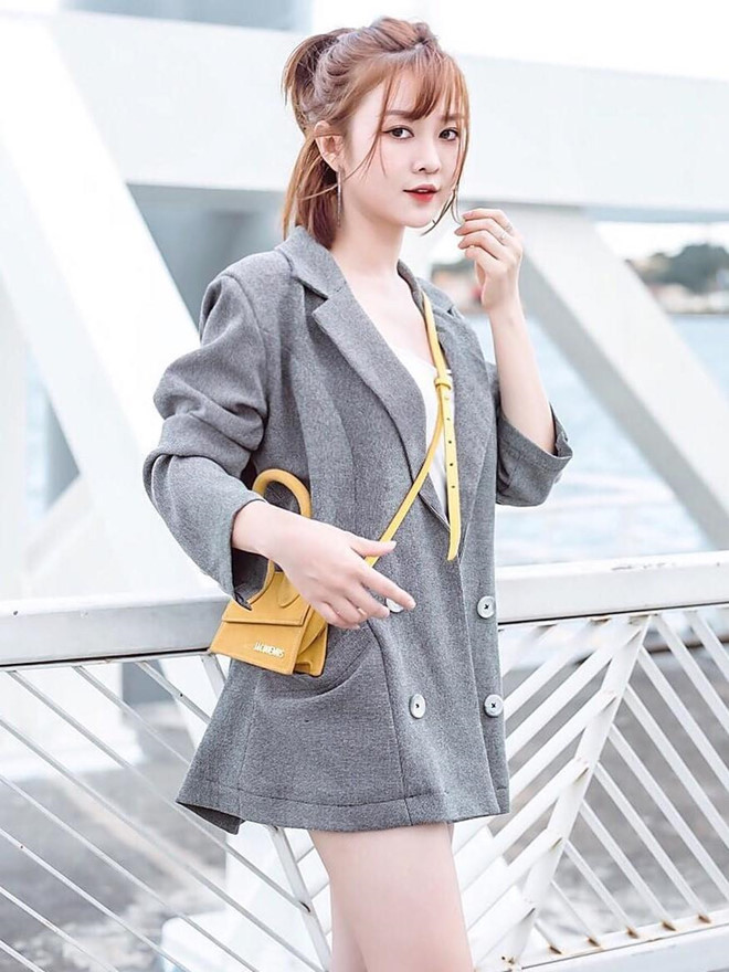 Bên cạnh diễn xuất, hot girl sinh năm 1990 còn làm mẫu ảnh cho nhiều thương hiệu thời trang. 9X hiện sở hữu trang Instagram có gần 1 triệu follow. Cô nàng cũng khá kín tiếng trong chuyện tình cảm khi chưa từng công khai yêu ai.