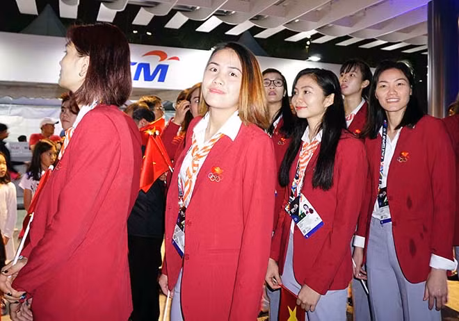 Kim Huệ, Đinh Thị Thúy, Hà Ngọc Diễm, Ngọc Hoa… dàn người đẹp bóng chuyền Việt Nam đầy rạng rỡ.