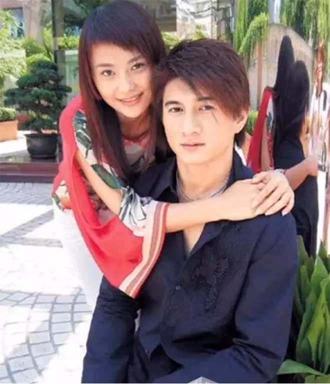 Quen qua khu bi cam sung, Ngo Ky Long hanh phuc ben vo hai-Hinh-2