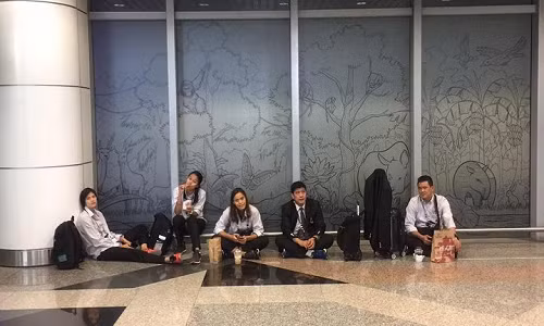 Ban khai mac, chu nha SEA Games 29 bo roi VDV o san bay