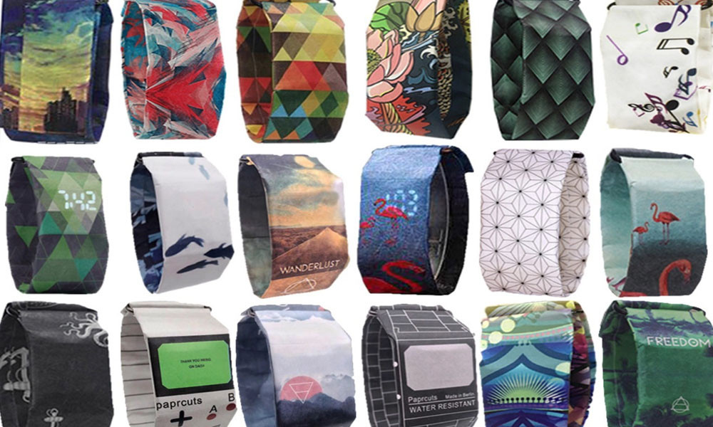 Ở mặt chính của chiếc đồng hồ là bộ hiển thị thời gian. Paprcuts Watch cung cấp một nút nhấn nhỏ ngay bên dưới dãy đèn led để người dùng thay đổi kiểu hiển thị: xem giờ hoặc xem ngày tháng. Sản phẩm được bán với mức giá rất dễ tiếp cận: chỉ khoảng 20 USD (dưới 400.000 đồng).