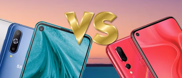 Cơn bão smartphone tai thỏ và giọt nước qua đi, những xu hướng mới lại tiếp tục nổi lên. Điển hình là thiết kế “nốt ruồi” vô cùng lạ lùng của Samsung A8s hay Huawei Nova 4. Điểm chung của hai mẫu smartphone này là camera trước được đặt bên trong màn hình, che đi một phần hiển thị. Đó sẽ là một dấu tròn màu đen, khá giống với những nốt mụn ruồi.