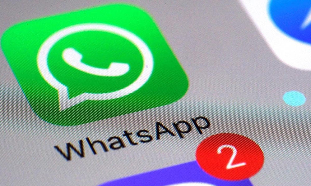 Rất nhiều tin nhắn Whatsapp và đoạn ghi âm bồ bịch của ông này với người một phụ nữ khác đã bị con trai của Nagaraju phanh phui. Cậu bé lập tức đưa cho mẹ của mình xem.