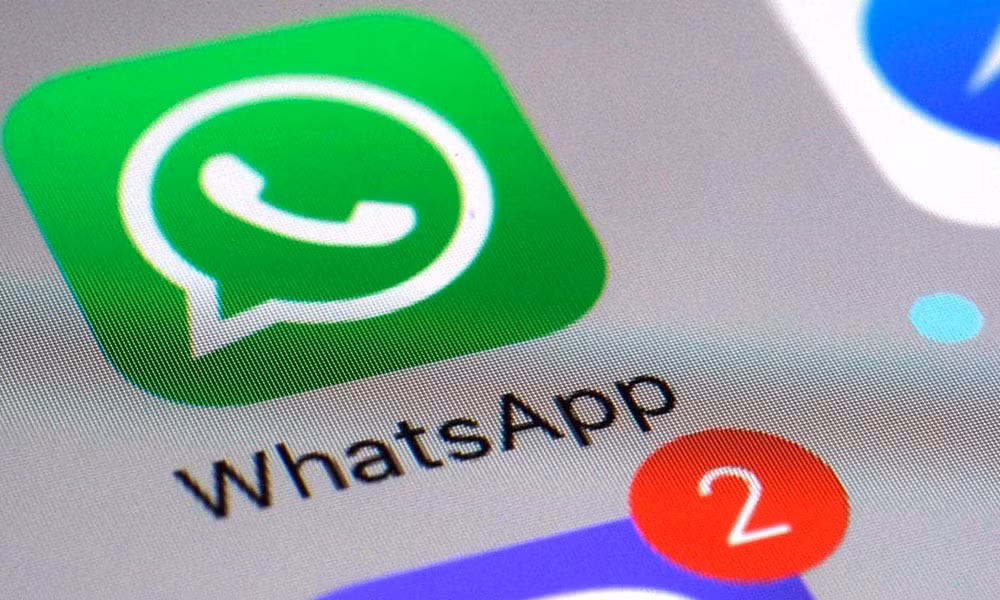 Rất nhiều tin nhắn Whatsapp và đoạn ghi âm bồ bịch của ông này với người một phụ nữ khác đã bị con trai của Nagaraju phanh phui. Cậu bé lập tức đưa cho mẹ của mình xem.