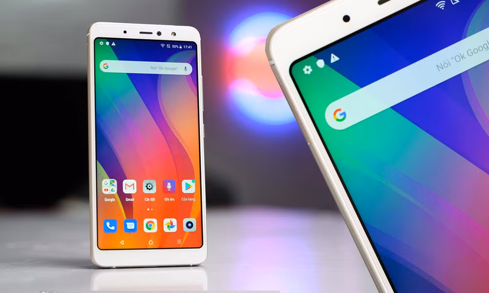 Vsmart Active 1 cho hiệu năng tốt, máy chạy mượt. Camera chụp ảnh tốt trong tầm giá. Mẫu máy này có thiết kế đơn giản, nhưng vẫn đẹp và hiện đại. Màn hình to, bo tròn 4 cạnh, chiếm gần hết mặt trước. Chiếc máy rất thích hợp với những người không muốn chi quá 5 triệu cho một chiếc điện thoại.