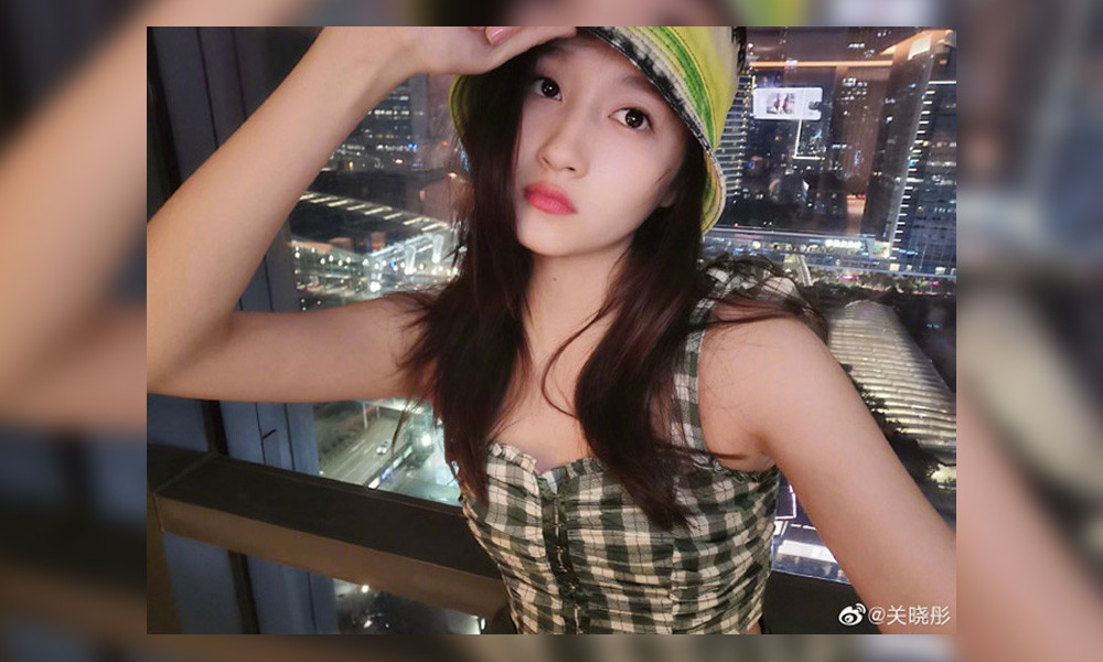 Ngoài những thông tin về camera, Huawei Mate 30 Lite có khả năng được trang bị con chip Kirin 810, RAM 6 GB (có tùy chọn phiên bản 8 GB), kết hợp với bộ nhớ trong 128 GB hoặc 256 GB. Máy sở hữu màn hình tràn viền hai bên, kích thước 6,3” đi kèm viên pin dung lượng 3.900 mAh, có hỗ trợ sạc nhanh 20W.