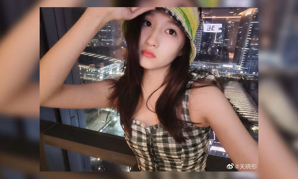 Ngoài những thông tin về camera, Huawei Mate 30 Lite có khả năng được trang bị con chip Kirin 810, RAM 6 GB (có tùy chọn phiên bản 8 GB), kết hợp với bộ nhớ trong 128 GB hoặc 256 GB. Máy sở hữu màn hình tràn viền hai bên, kích thước 6,3” đi kèm viên pin dung lượng 3.900 mAh, có hỗ trợ sạc nhanh 20W.