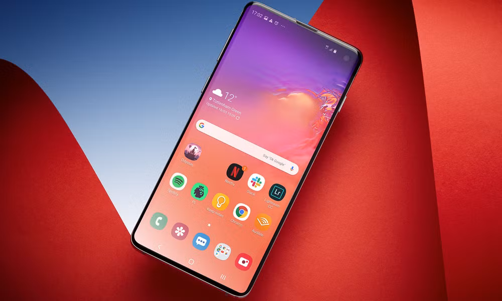 Note 10 và Note 10+ sẽ sở hữu hệ thống camera ba ống kính và chạy hệ điều hành Android Pie. Bút cảm ứng S pen với một số tính năng được nâng cấp cũng là một phụ kiện đi kèm không thể thiếu trong bộ sản phẩm này.