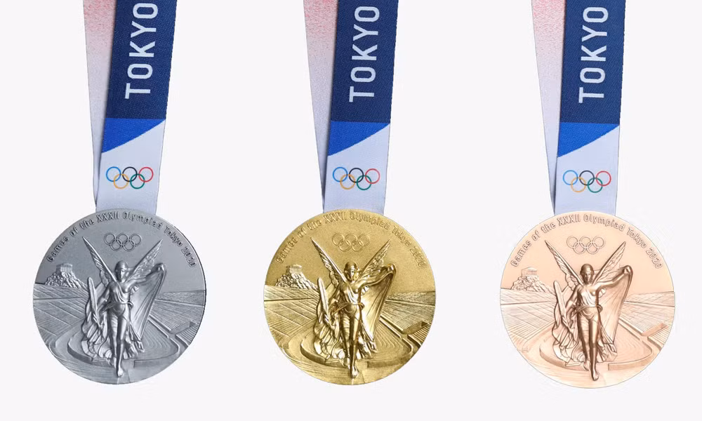 Kết quả là gần 80 nghìn tấn thiết bị công nghệ, trong đó có 6,21 triệu chiếc điện thoại di động cũ đã được quyên góp. Từ đó, các chuyên gia đã đã tái chế được 32kg vàng, 3,5 tấn bạc và 2,2 tấn đồng. Một câu chuyện chỉ có thể xảy ra ở Nhật Bản!