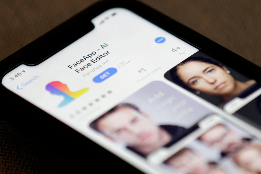 Theo thống kê, Faceapp có tới 12,7 triệu lượt người dùng đăng ký mới, chỉ trong tuần trước. Giữa cơn bão người dùng ứng dụng trẻ hoá, già hoá ảnh trên mạng xã hội, thì Wireless Lab – đơn vị sở hữu Faceapp lại vấp phải nghi vấn vi phạm nghiêm trọng quyền riêng tư của người dùng.