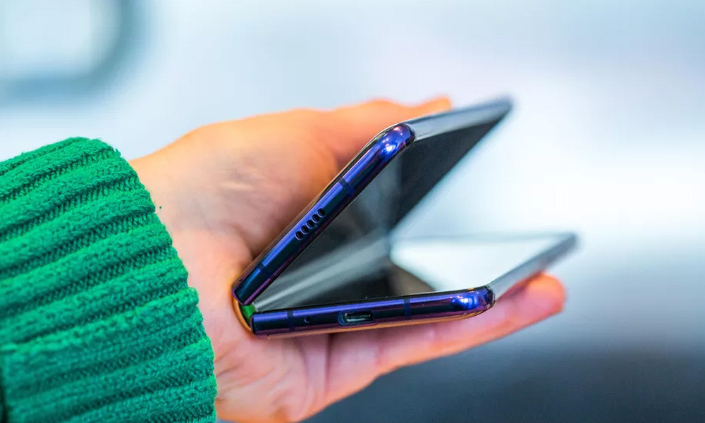 Samsung xác nhận sẽ mở bán trở lại chiếc Galaxy Fold vào tháng 9 và máy vẫn sẽ giữ nguyên mức giá như trước đây 1980 USD (khoảng 46 triệu đồng).