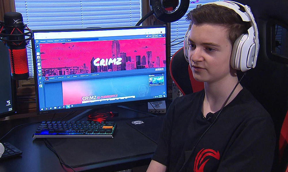 Jordan từng giành được ngôi vô địch trị giá 2.000 USD trong giải đấu Halo đầu tiên. Kể từ đó, ông Dave đã nhận ra năng lực và bản lĩnh thực sự của con trai với bộ môn eSport. Ông bố có một không hai này đã đầu tư hơn 30.000 USD mua sắm các thiết bị chơi game tối tân cho con mình.