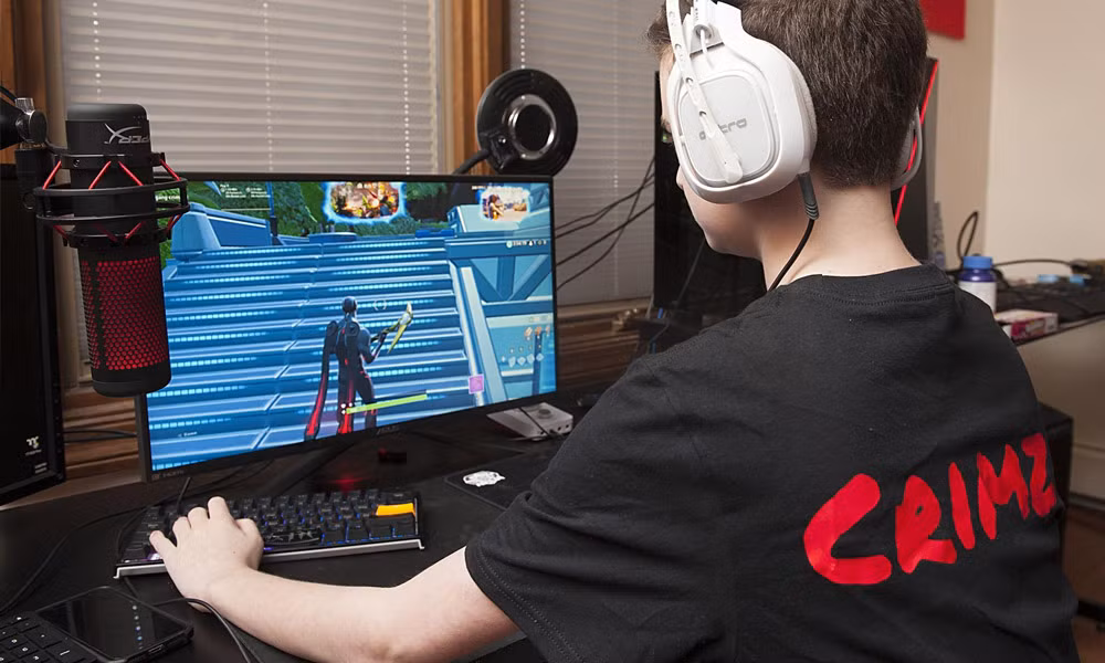 Nguoc doi: Ong bo khuyen khich con nghi hoc, cay game suot ngay-Hinh-7