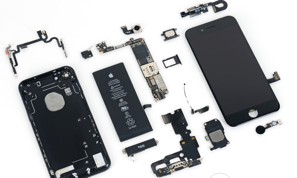 So với các mẫu máy trên thị thường, camera của iPhone 7 và 7 Plus vẫn đảm đương rất tốt nhiệm vụ giúp người dùng “sống ảo”. Quan trọng nhất, là máy vẫn luôn giữ được danh tiếng “trâu bò” – hoạt động ổn định sau một khoảng thời gian rất dài, không nhanh bị “xuống máy” như các thiết bị Android.