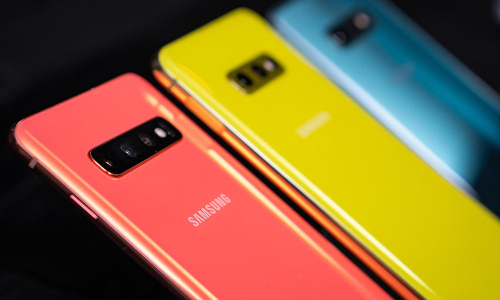 Ngay ngat Galaxy Note 10 ban hong nu tinh dep khong goc chet