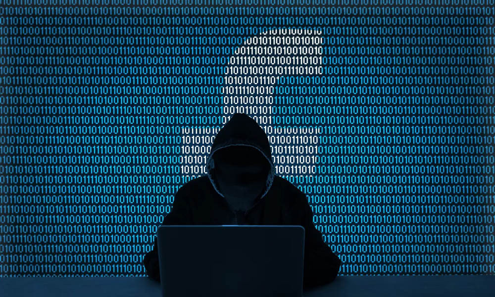 Hiện Facebook đã hỗ trợ phương thức bảo mật 2 lớp. Mật khẩu lớp thứ hai này, thực chất là một dãy mã bao gồm 6 chữ số. Mỗi khi đăng nhập Facebook sẽ gửi một tin nhắn chứa mật khẩu lớp 2 tới điện thoại của bạn. Chỉ khi nhập dãy số này, bạn mới có thể sử dụng Facebook. Mật mã này luôn thay đổi sau mỗi một khoảng thời gian ngắn, do đó, cơ hội để hacker xâm nhập được vào tài khoản Facebook của bạn là rất nhỏ.