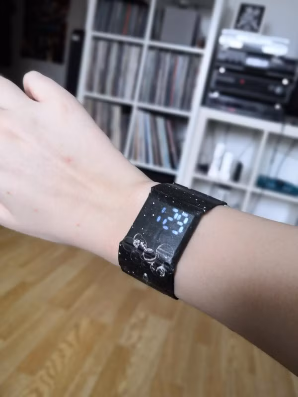 Chất liệu giấy chất lượng cao, bảo vệ môi trường. Công ty cũng cung cấp tới hàng trăm mẫu mã đẹp mắt khác nhau, tùy sở thích của người dùng.