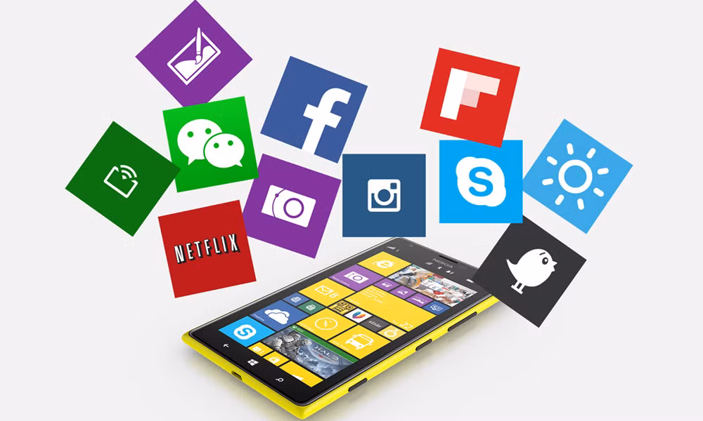 Cho đến năm 2014, lượng ứng dụng của Windows Phone đã không thể đọ lại được với iOS hay Android. Lý do là vì Microsoft không đưa ra được những chính sách ưu đãi đủ hấp dẫn để lôi kéo những lập trình viên viết ứng dụng cho nền tảng Windows Phone.