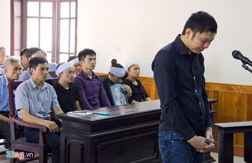 Diem nong 24h: Van chua bat duoc ke bien thai rach dui phu nu-Hinh-6