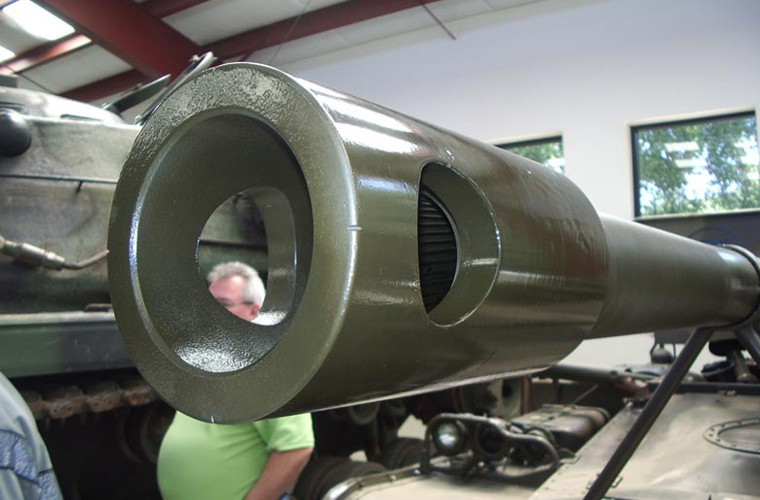 Loa giảm giật đầu nòng.