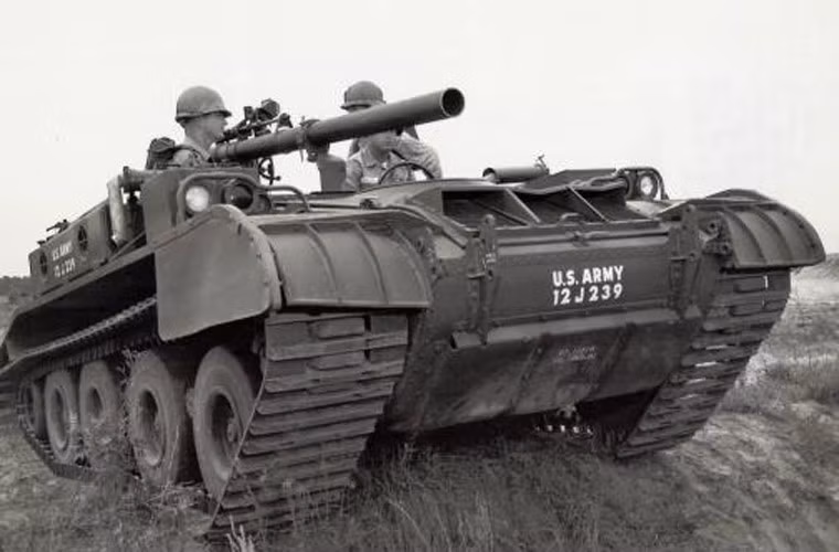 Cuối những năm 1960, M56 được rút khỏi Việt Nam nhường chỗ cho xe tăng hạng nhẹ M551 Sheridan "có giáp bảo vệ". Hiện nay, người ta chỉ có thể tìm thấy M56 Scorpion ở các bảo tàng quân sự Mỹ.