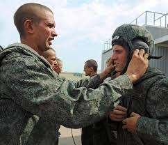 Lực lượng tăng thiết giáp Nga tại khu vực Bắc Caucasus vừa được tiếp nhận khoảng 1.000 bộ quân phục 6B15 Kovboi. Với trọng lượng 6,5 kg, bộ đồ Kovboi bảo vệ tốt vai, cổ và phần háng của người lính xe tăng nhưng không hề cản trở khả năng linh hoạt của kíp xe trong chiến đấu.