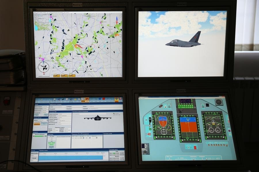 Thiết bị mô phỏng giám sát máy bay.