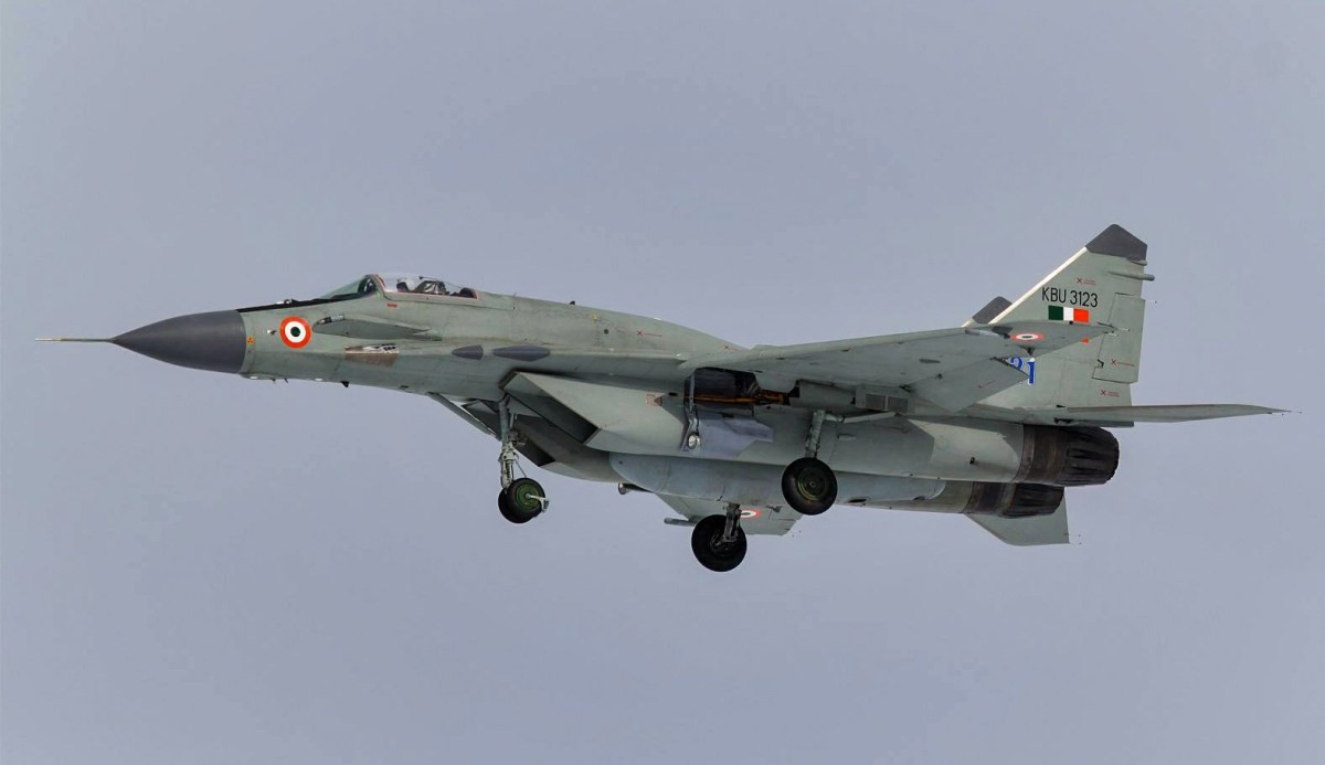 Được biết, tháng 6/2020 Không quân Ấn Độ công khai tìm cách khẩn trương mua thêm 21 máy bay chiến đấu MiG-29 từ Nga để bổ sung vào 3 phi đội máy bay loại này đang hoạt động. Những máy bay chiến đấu này dự kiến sẽ được mua với giá hợp lý vì chúng đã có sẵn, được sản xuất một phần tại Nga cho đơn đặt hàng trước đó đã bị hủy bỏ.