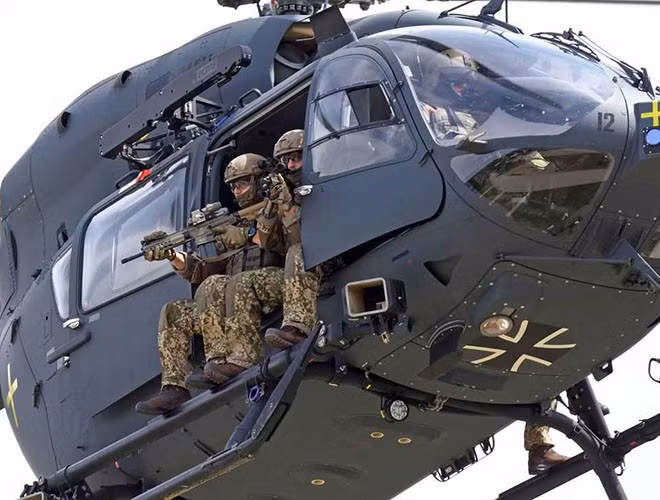 Các binh sĩ KSK thường tham gia vào các chiến dịch chống khủng bố, đặc biệt là ở Trung Đông và Balkan.