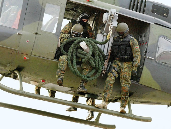  Bộ Tư lệnh Đặc nhiệm của Đức là một đơn vị tinh nhuệ bao gồm các binh sĩ ưu tú được lựa chọn từ quân đội của Đức để thực hiện các nhiệm vụ đặc biệt.