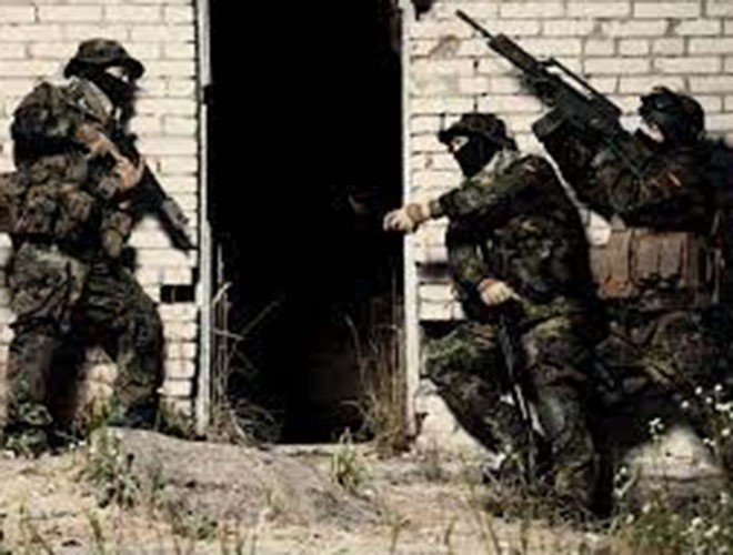 Đầu tháng 6/2020, cảnh sát Đức đã thu giữ vũ khí và chất nổ tại nhà của 1 sĩ quan KSK ở Nordsachsen, Sachsen và đưa ông ta vào tù. Vị thiếu tá 45 tuổi này đã bị chính quyền điều tra do có khuynh hướng cực đoan kể từ năm 2017.