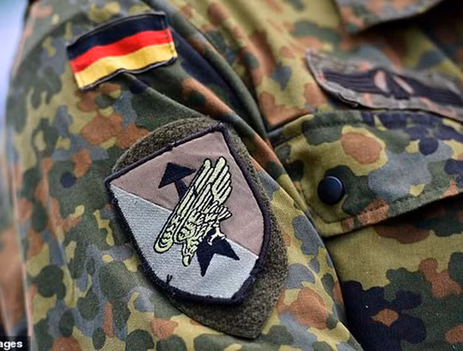 “Trong chúng ta rõ ràng vẫn có những cá nhân có tư tưởng cực hữu, gây tổn hại lớn cho danh tiếng của KSK và Bundeswehr nói chung”, ông Markus Kreitmayr nhấn mạnh.