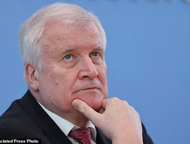 Bộ trưởng Nội vụ Đức Horst Seehofer cho biết, tội phạm có động cơ chính trị ở nước này trong năm 2019 đã tăng 14,2% so với năm trước. Đây là mức cao thứ hai kể từ khi chính quyền bắt đầu theo dõi các tội danh có liên quan đến tư tưởng cực hữu vào năm 2001.