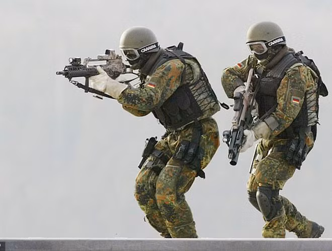 Nữ Bộ trưởng cho biết, bà gạt bỏ đề nghị giải thể hoàn toàn lực lượng này nhưng nước Đức chắc chắn cần một lực lượng đặc nhiệm được công chúng tin cậy.