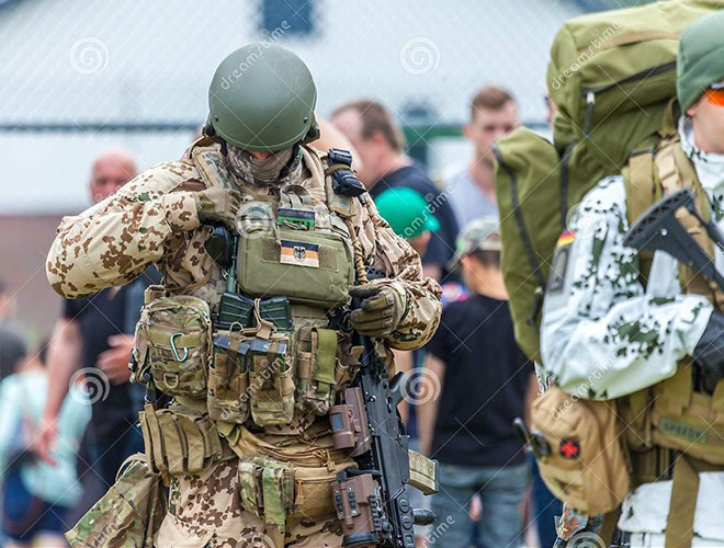 Ông Markus Kreitmayr yêu cầu những thành viên có tư tưởng cực đoan hãy rời đơn vị ngay lập tức. “Những người như vậy không xứng đáng đứng trong hàng ngũ của chúng ta và phải bị giải ngũ. Nếu họ không tự giác thì tôi sẽ tìm ra và trục xuất họ”, ông Kreitmayr nói.