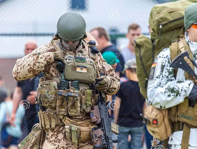 Ông Markus Kreitmayr yêu cầu những thành viên có tư tưởng cực đoan hãy rời đơn vị ngay lập tức. “Những người như vậy không xứng đáng đứng trong hàng ngũ của chúng ta và phải bị giải ngũ. Nếu họ không tự giác thì tôi sẽ tìm ra và trục xuất họ”, ông Kreitmayr nói.