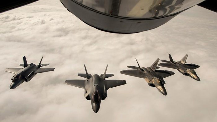 Bởi vậy nếu Nga có bán cho Iran phiên bản S-400 tiên tiến nhất thì cũng chưa có gì đảm bảo Tehran sẽ dễ dàng phát hiện và bắn hạ chiến đấu cơ tàng hình của Mỹ như Moskva quảng cáo.