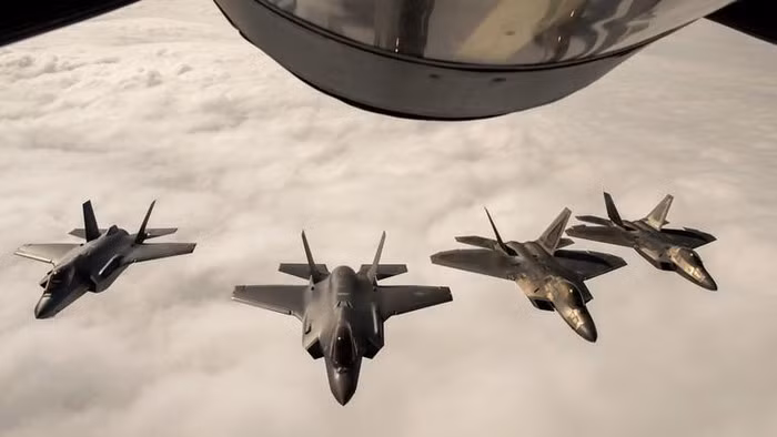 Bởi vậy nếu Nga có bán cho Iran phiên bản S-400 tiên tiến nhất thì cũng chưa có gì đảm bảo Tehran sẽ dễ dàng phát hiện và bắn hạ chiến đấu cơ tàng hình của Mỹ như Moskva quảng cáo.