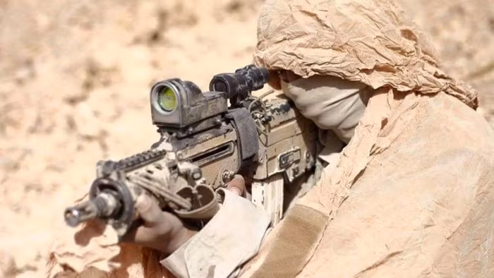 Đây là điểm hiện đại so với hầu hết các loại súng trường tấn công hiện nay trên thế giới.